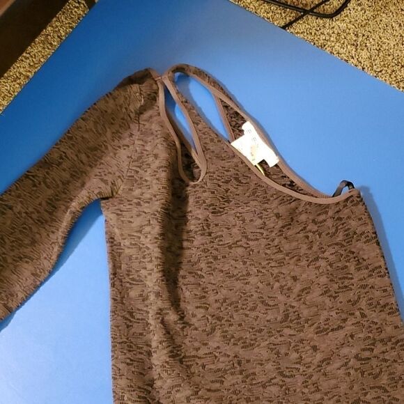 One shoulder stretchy top  - Picture 2 of 6